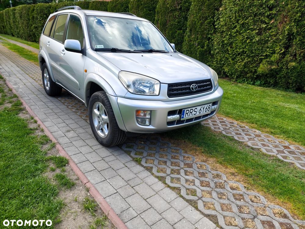 Toyota RAV4 - 1