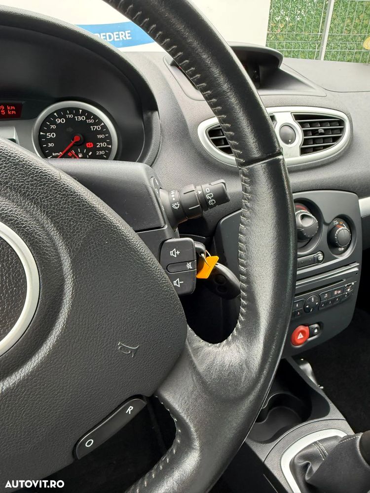 Renault Clio III 1.5dCi Team - 12