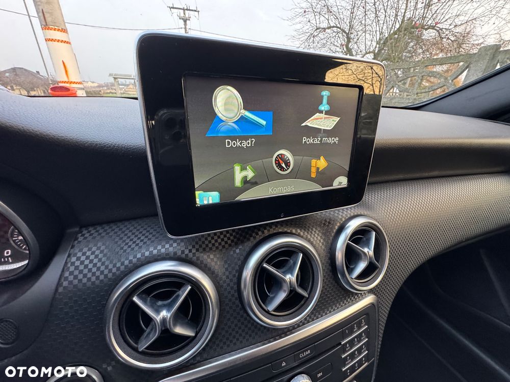 Mercedes-Benz Klasa A 180 7G-DCT AMG Line - 18