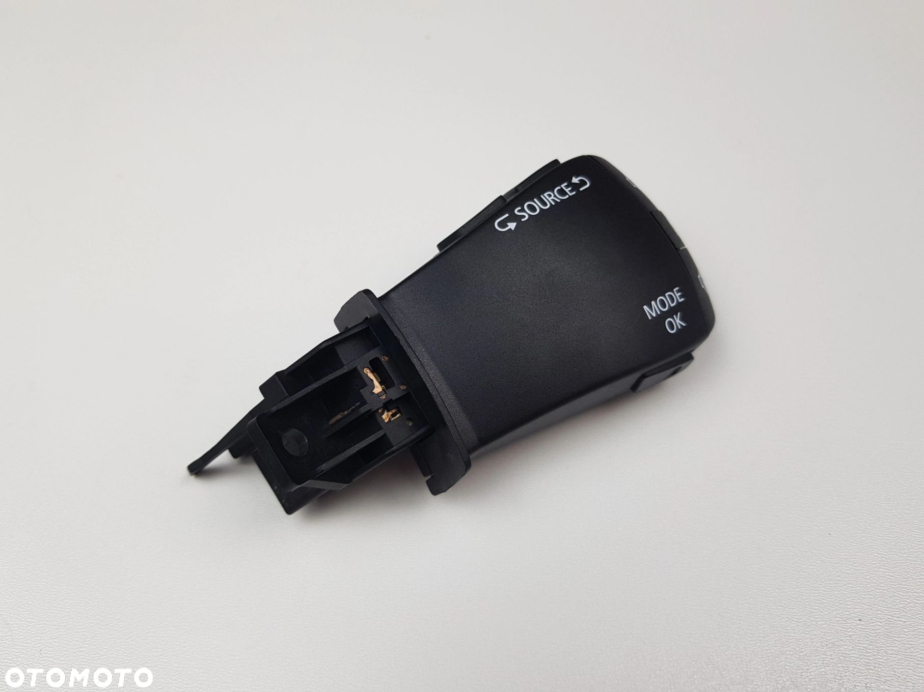 Przełącznik Manetka Sterowanie radia Renault Megane IV 255526708R - 2