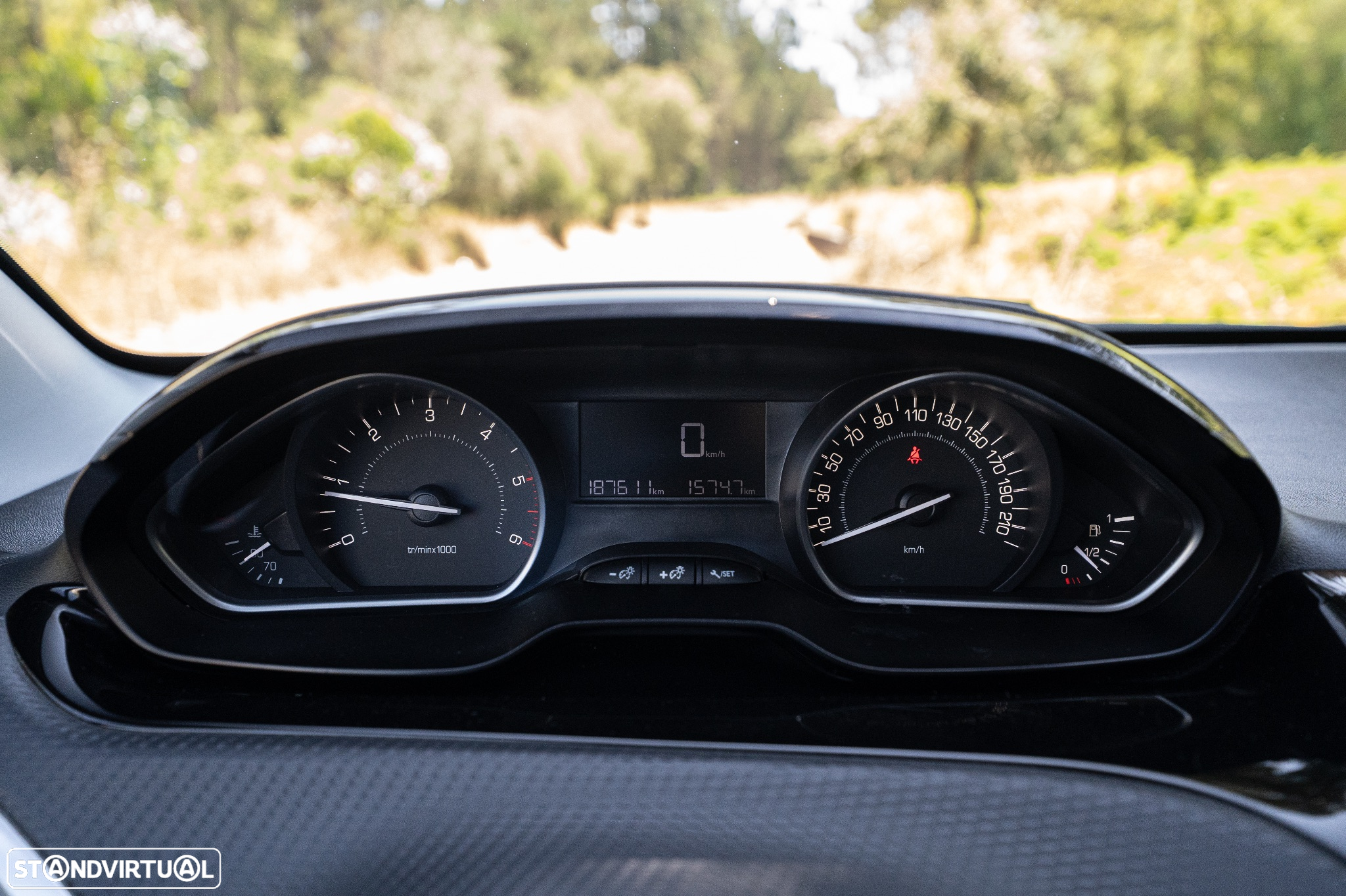 Peugeot 208 1.6 BlueHDi Style - 10