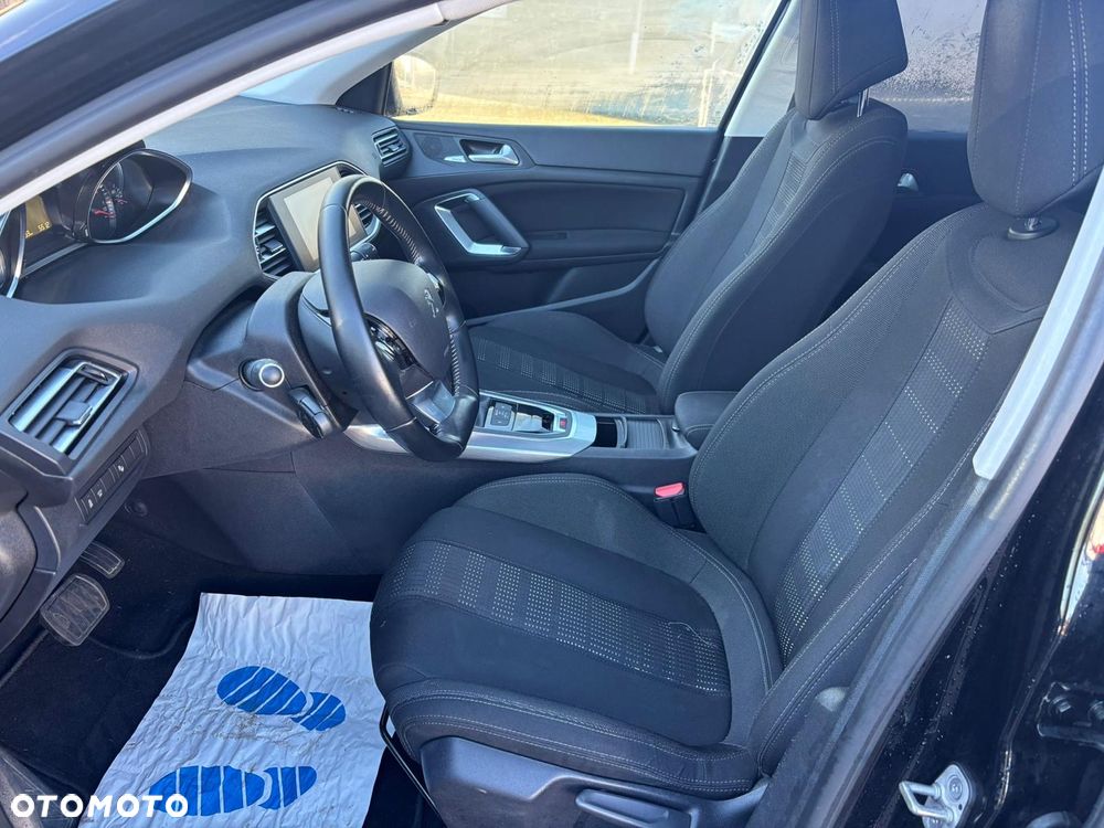 Peugeot 308 PureTech 130 GPF EAT8 Stop & Start Allure Pack - 18