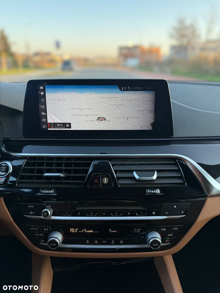 BMW Seria 5 520d M Sport sport - 25