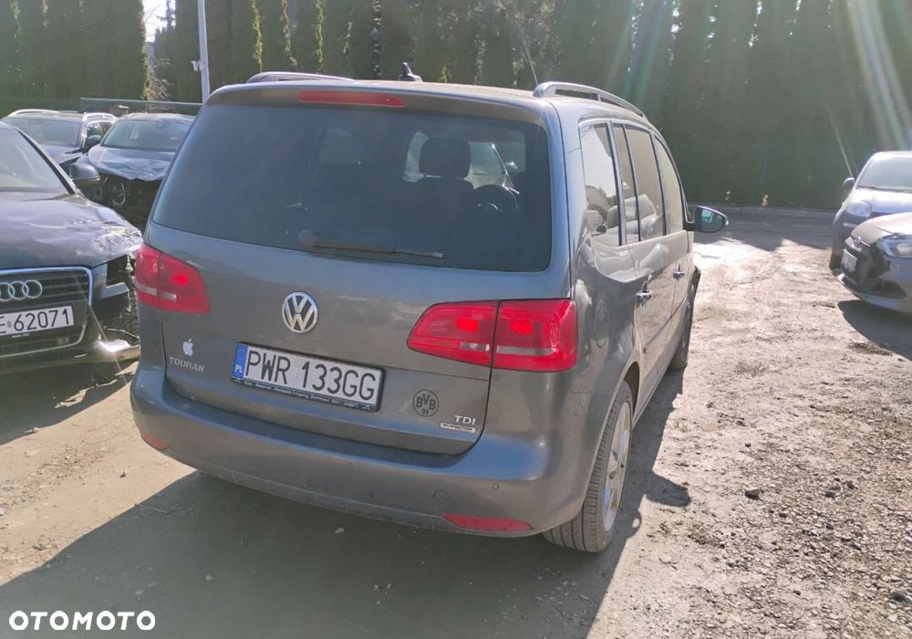Volkswagen Touran - 5