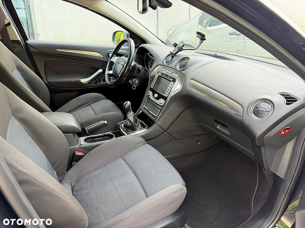 Ford Mondeo - 12