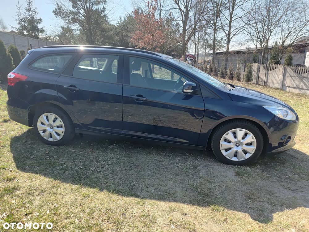 Ford Focus SW - 13