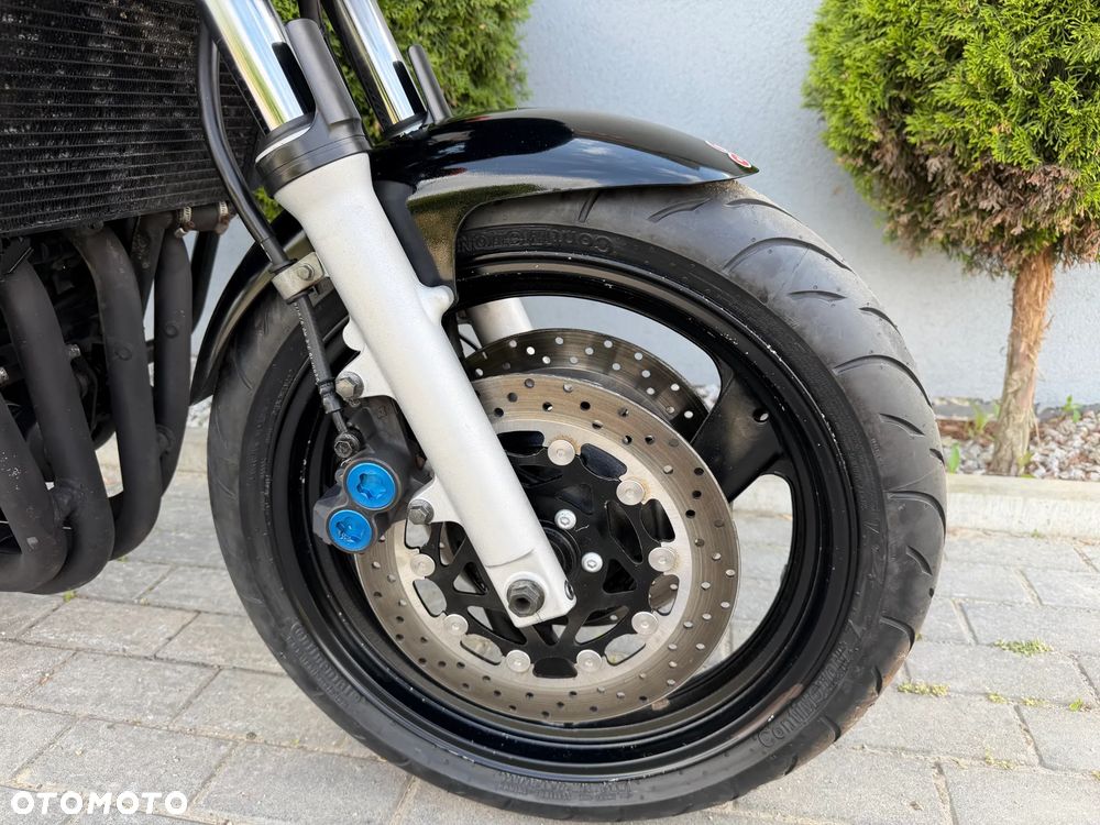 Yamaha FZS - 11