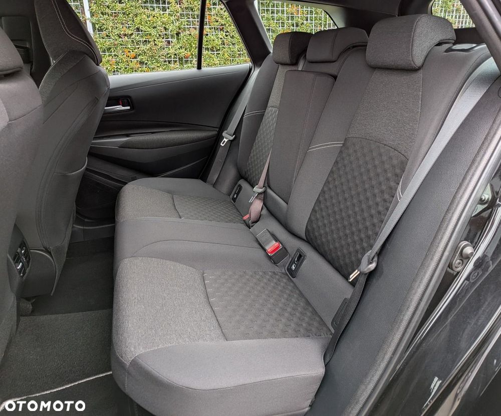 Toyota Corolla 1.8 Hybrid Comfort - 29