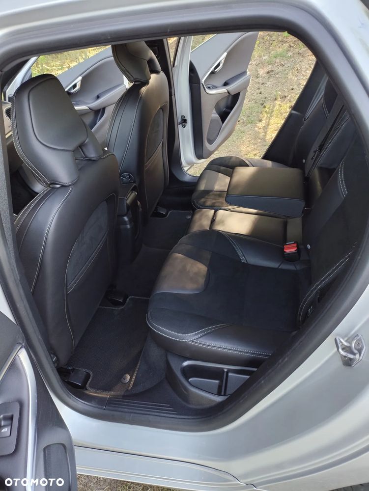 Volvo V40 D3 Geartronic RDesign - 8