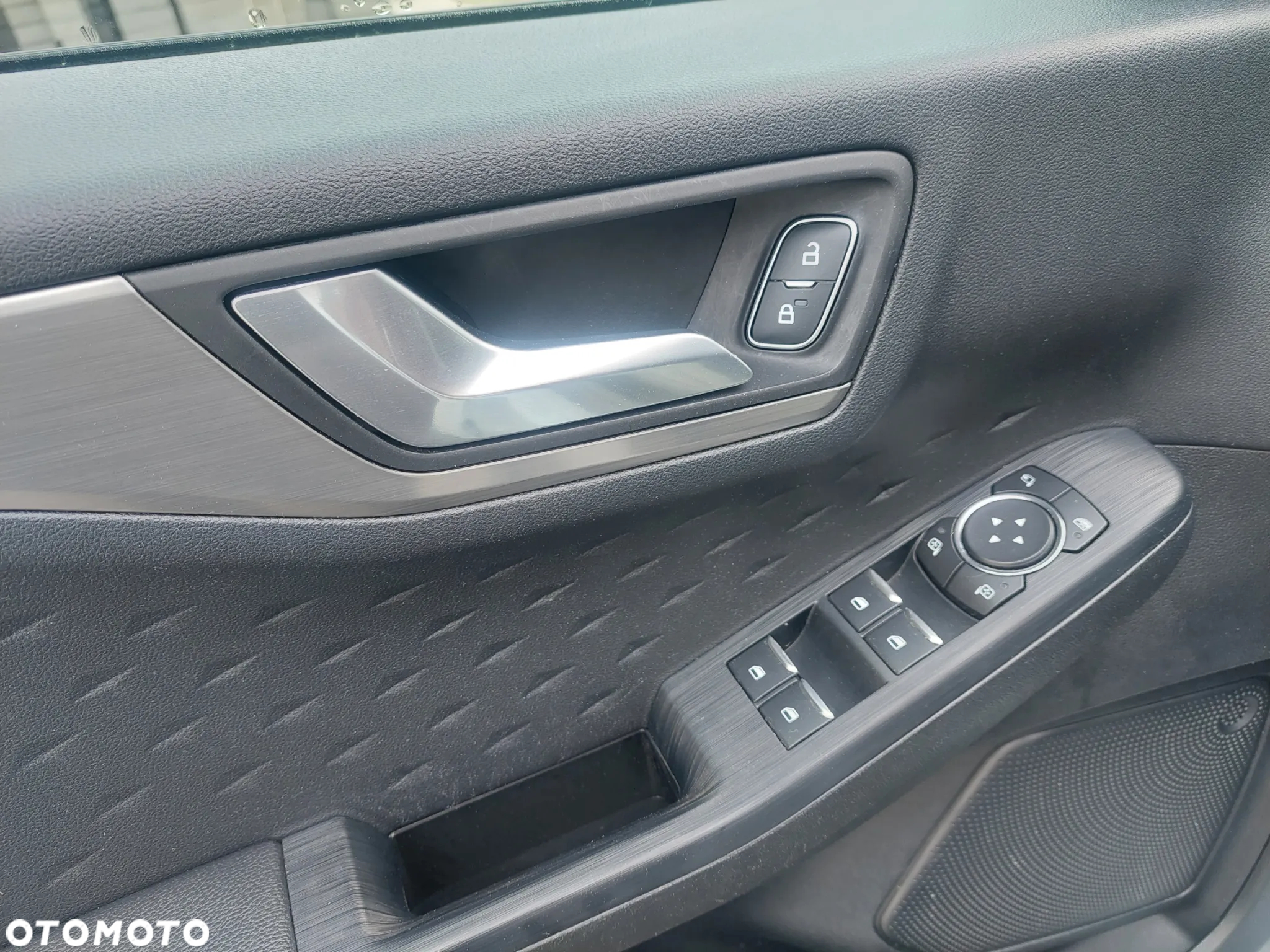 Ford Kuga - 31