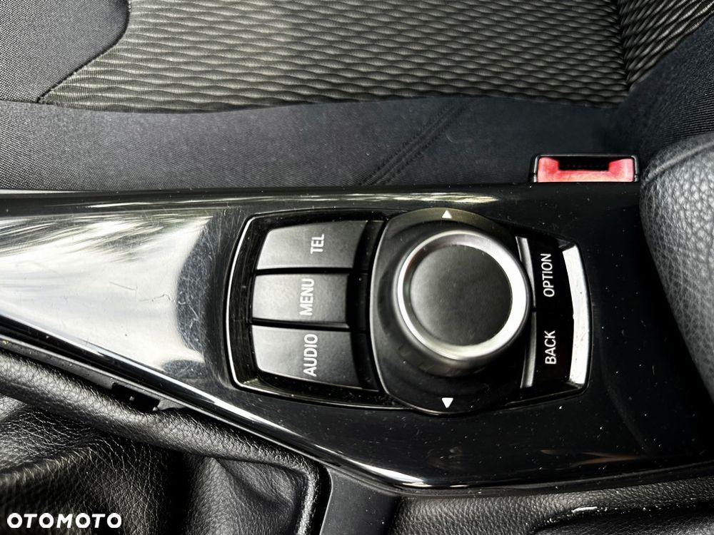 BMW Seria 1 118d Sport Line - 29