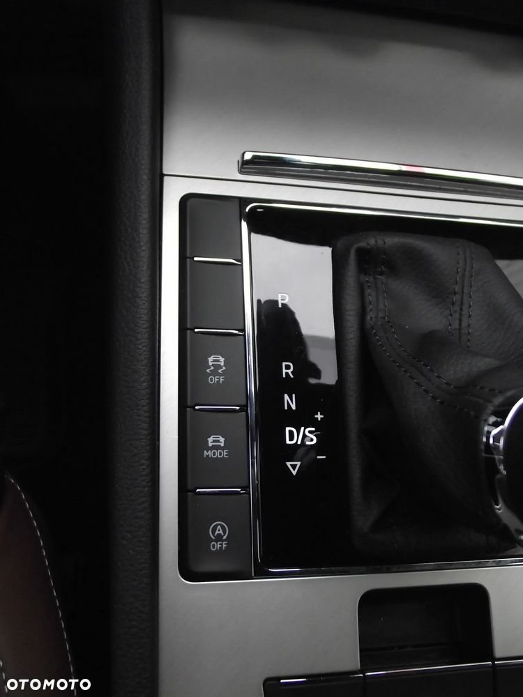 Skoda Superb 2.0 TSI 4x4 L&K DSG - 34
