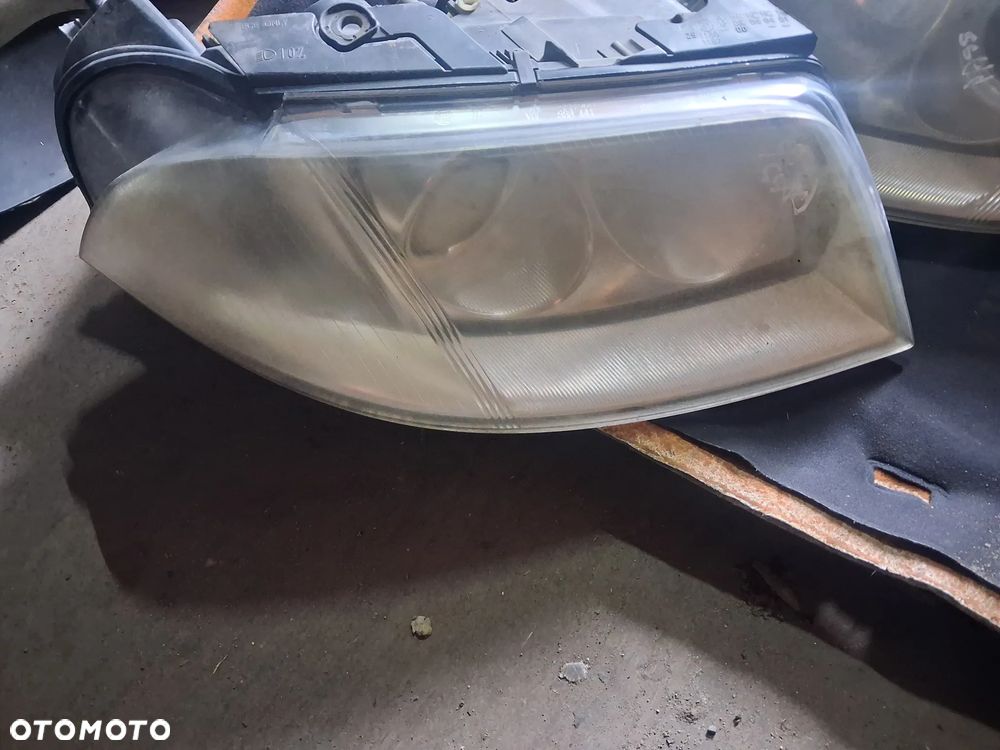 LAMPA PRAWY LUB LEWY PRZÓD VW PASSAT B5 LIFT - 2
