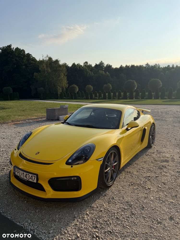 Porsche Cayman GT4 - 13