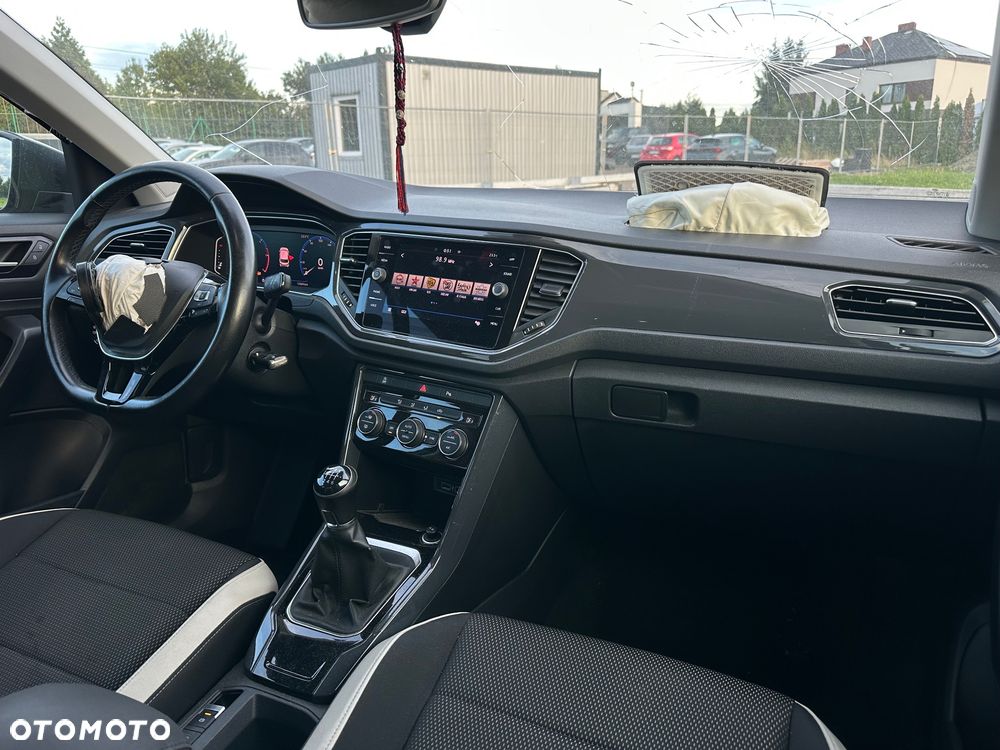 Volkswagen T-Roc - 21