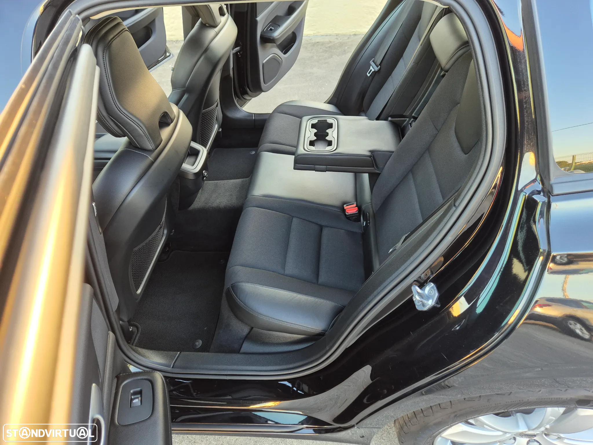 Volvo V60 2.0 D3 Momentum Plus Geartronic - 47