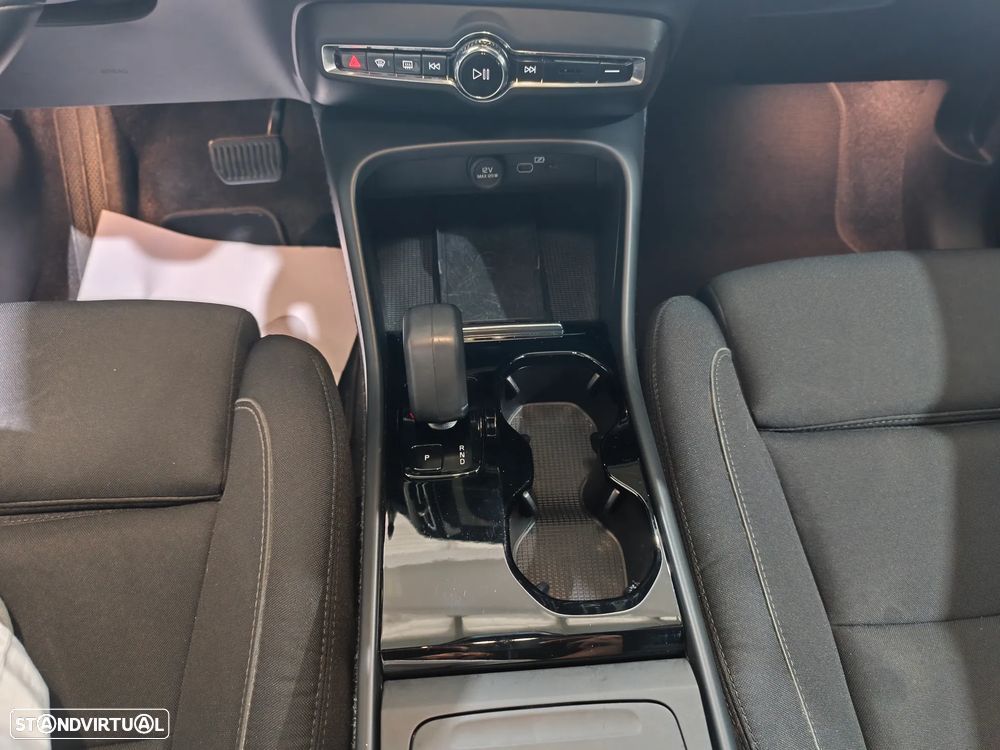 Volvo XC 40 Recharge Core - 13