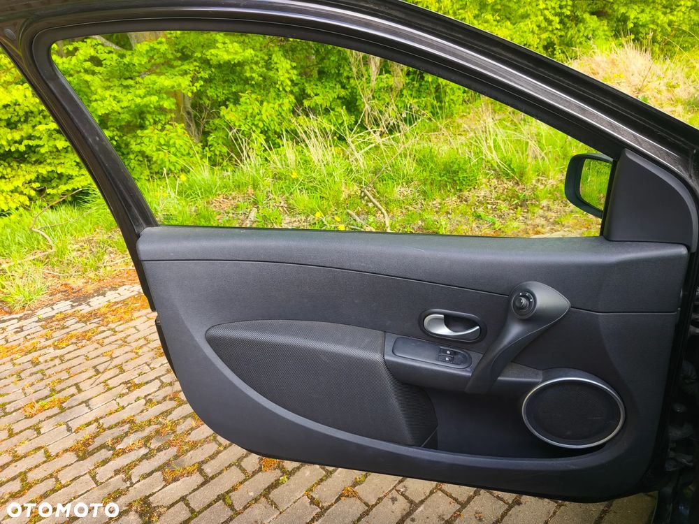 Renault Clio 1.2 16V Ripcurl - 12