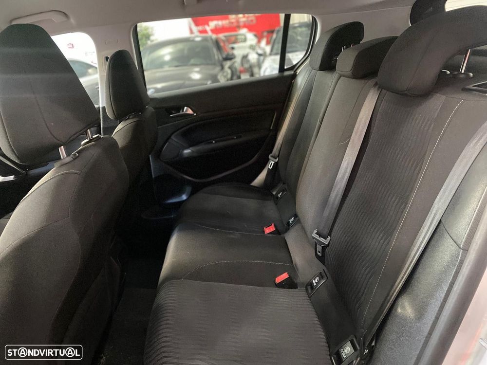 Peugeot 308 1.6 e-HDi Allure - 12