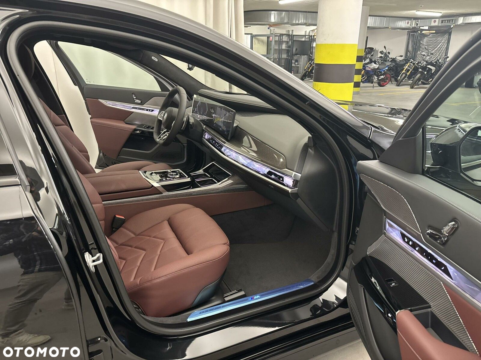BMW Seria 7 - 24