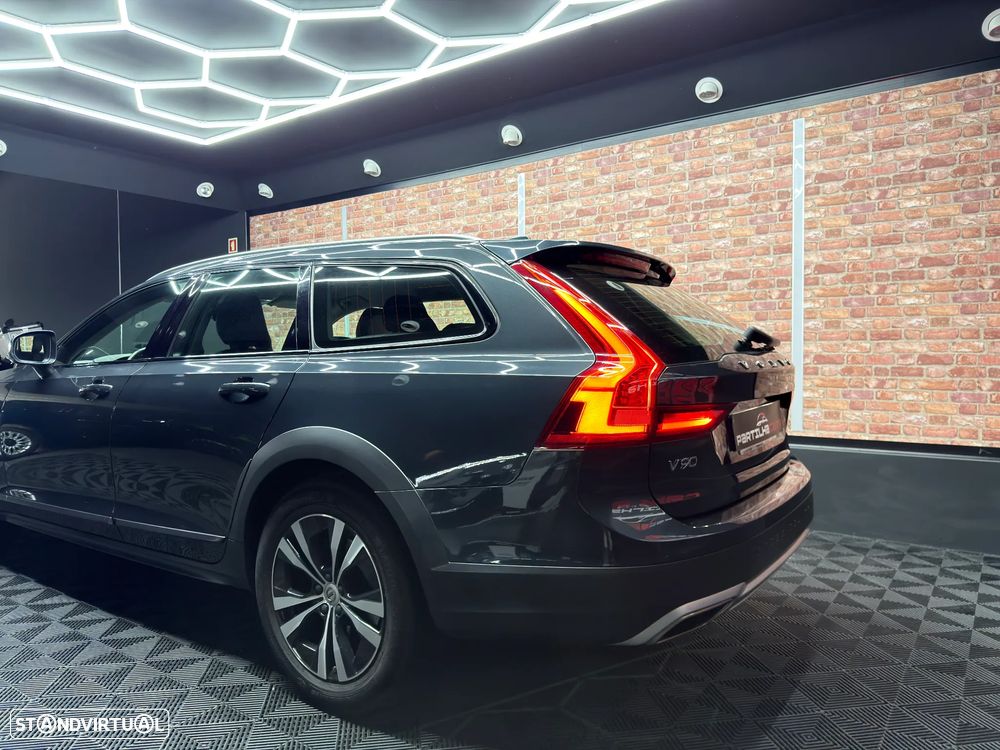Volvo V90 Cross Country 2.0 D4 Pro AWD Geartronic - 6