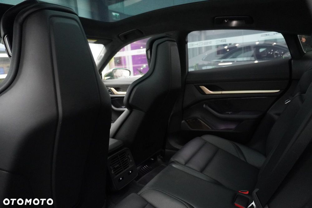 Porsche Taycan Turbo S - 30