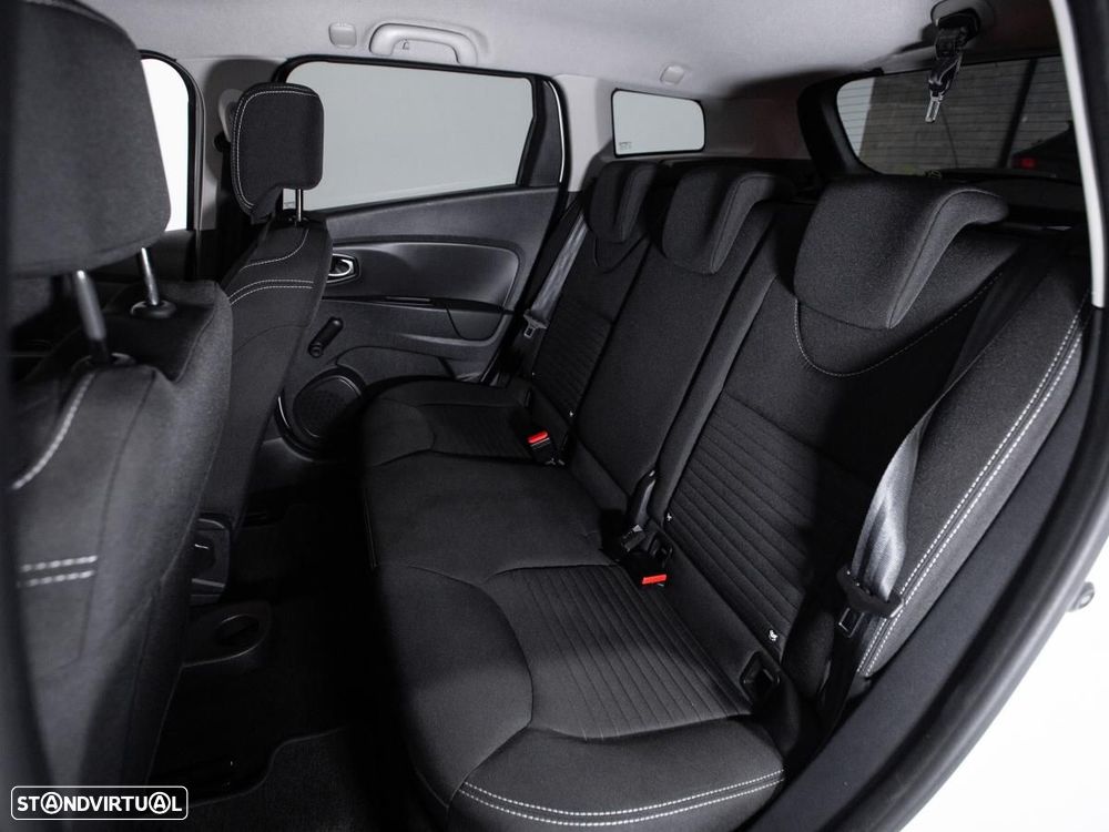 Renault Clio Sport Tourer - 10