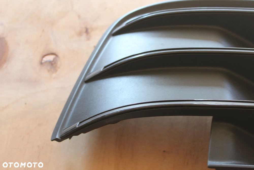 KRATKA ZDERZAKA PRAWA AUDI Q7 4M S-LINE 4M0807682D 2016 - 5