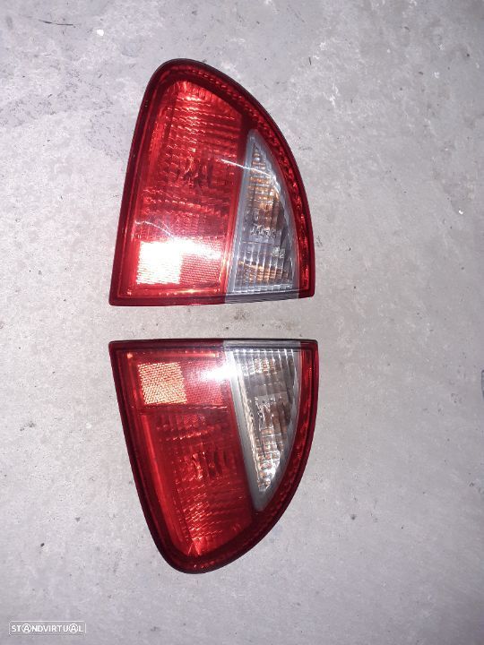 Farois traseiros seat leon 1m - 1