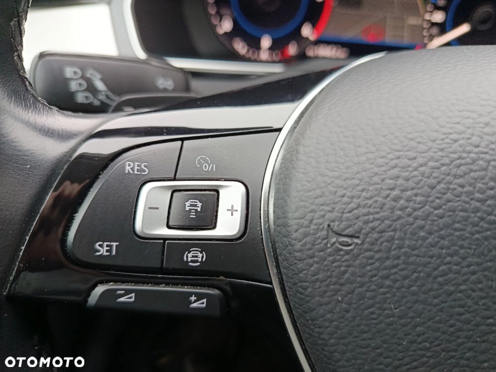 Volkswagen Passat 2.0 TDI SCR (BlueMotion Technology) DSG Comfortline - 12