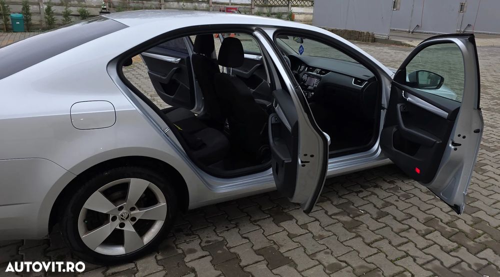 Skoda Octavia 1.6 TDI AMBITION DSG - 4