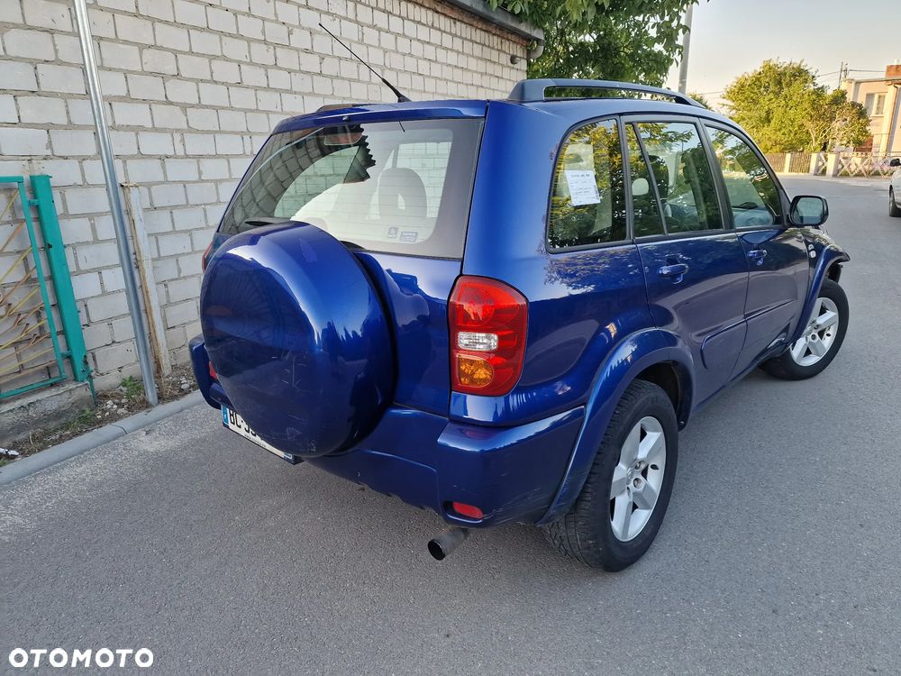 Toyota RAV4 D-4D 4x4 - 12