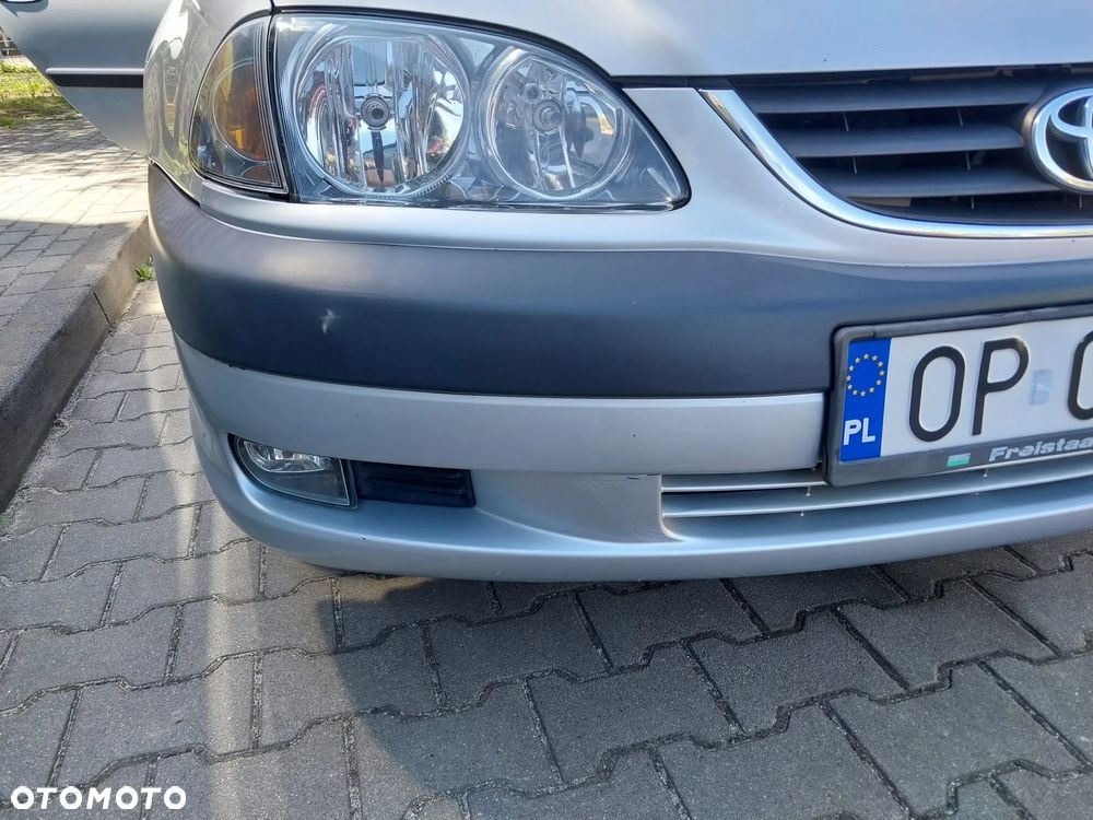 Toyota Avensis - 14