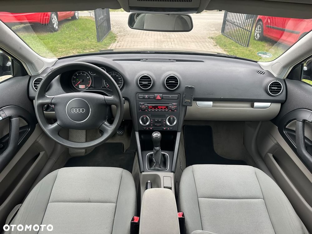 Audi A3 3-drzwiowe 1.6 Attraction - 18