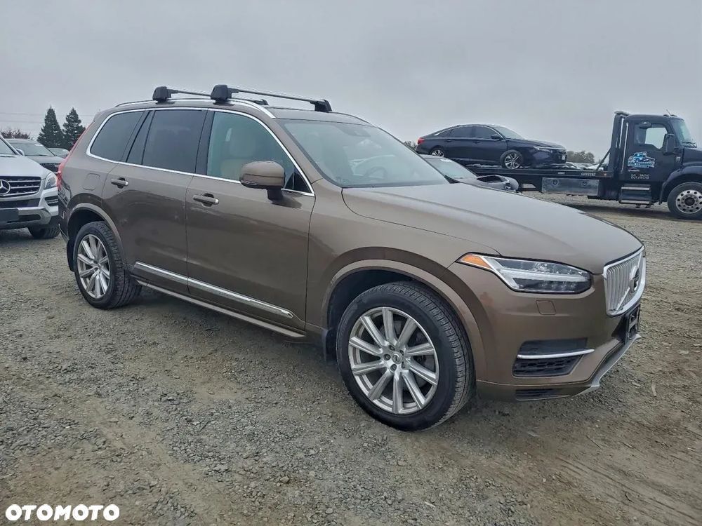 Volvo XC 90 T8 AWD Plug-In Hybrid Momentum 7os - 1