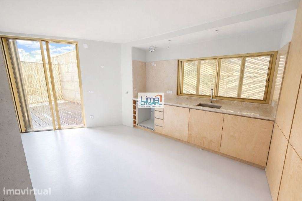 Moderno apartamento T2 - Centro de Leiria - com parqueamento interior - Grande imagem: 2/13