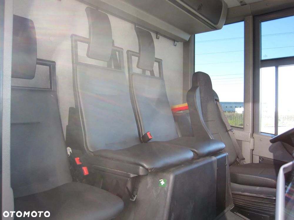 Mercedes-Benz ECONIC 2630 - 6