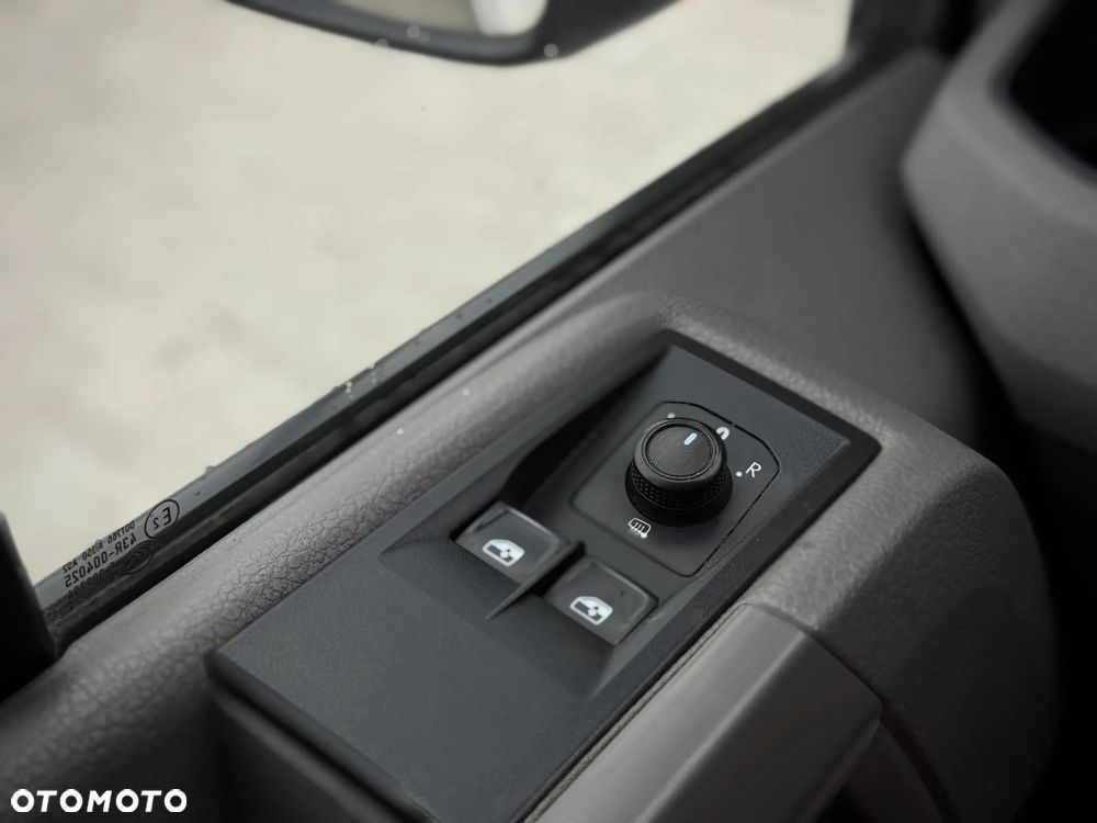 Volkswagen Crafter 4x4 4Motion / L3 H2 Średni-Wysoki  / 2.0 TDI 140KM / 2019 ROK PRODUKCJI / TYLKO 190.598KM PRZEBIEGU! - 28