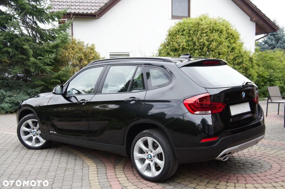 BMW X1 sDrive18d xLine - 32