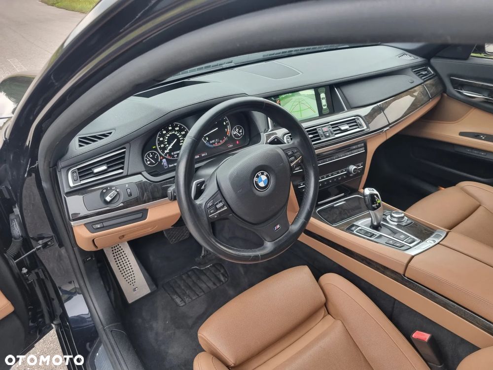 BMW Seria 7 740Li - 16