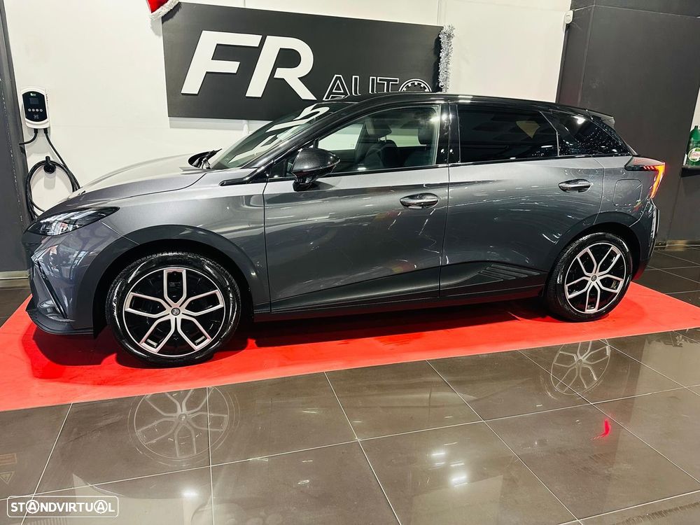 MG MG4 64 kWh Luxury - 8