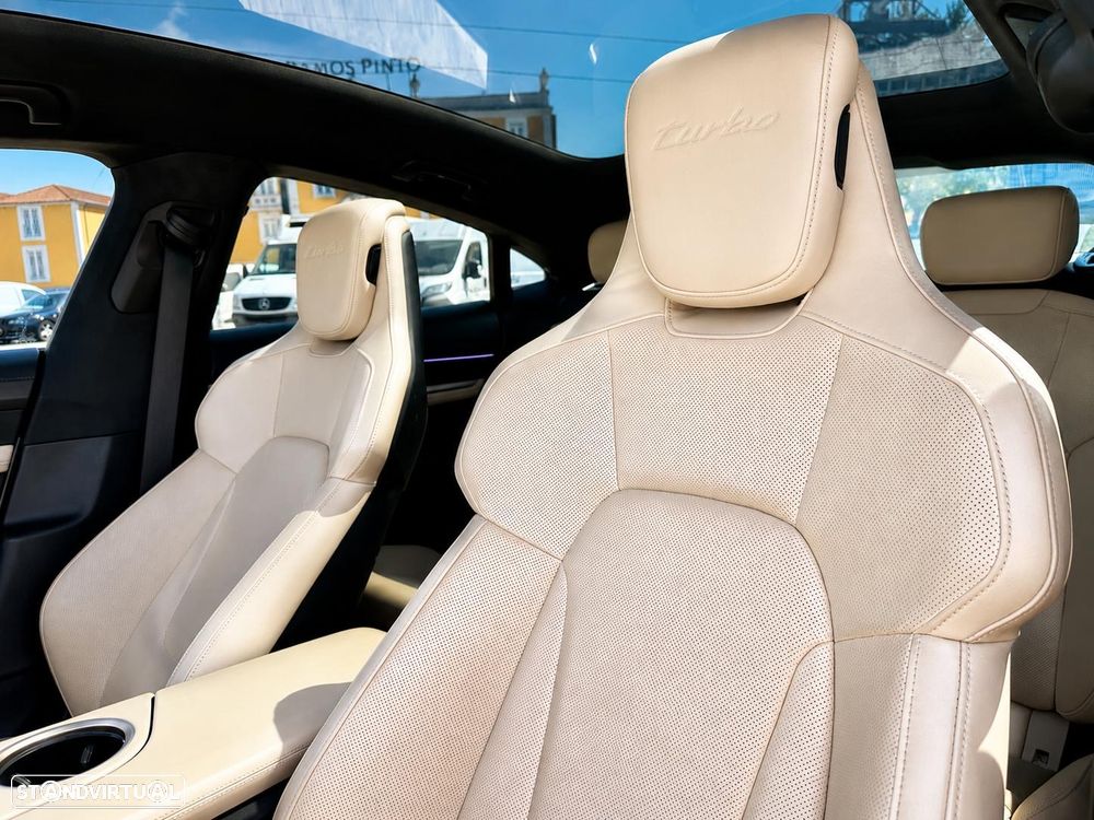 Porsche Taycan Turbo - 7