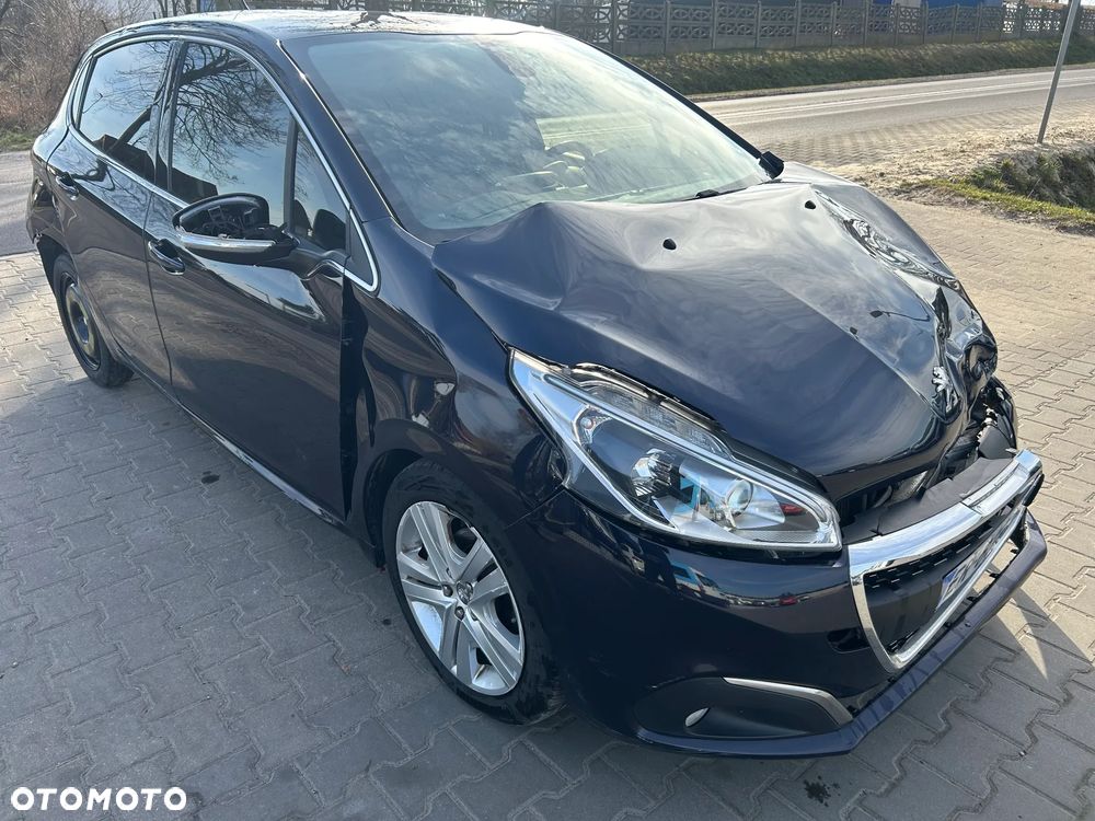 Peugeot 208 - 1