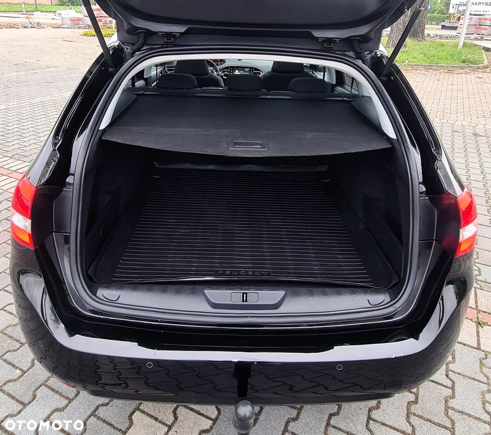 Peugeot 308 BlueHDi 130 Stop & Start Allure Business-Paket - 28