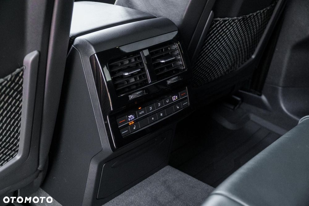 Volkswagen Touareg 3.0 V6 TFSI 4Motion R-Line - 33