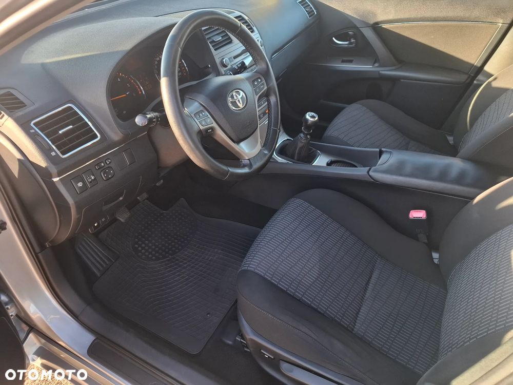 Toyota Avensis 2.0 D-4D Luna - 5
