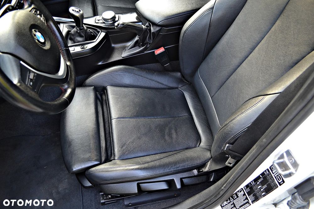 BMW Seria 1 120d xDrive Sport Line - 19