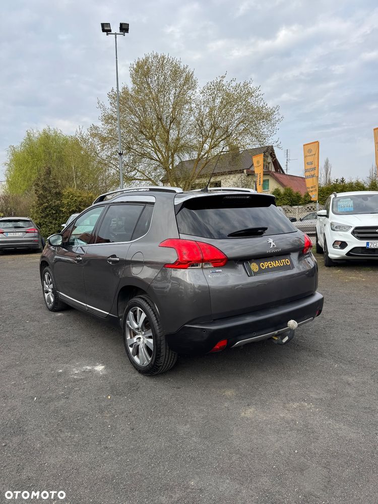 Peugeot 2008 1.2 Pure Tech GPF Signature S&S EAT6 - 6