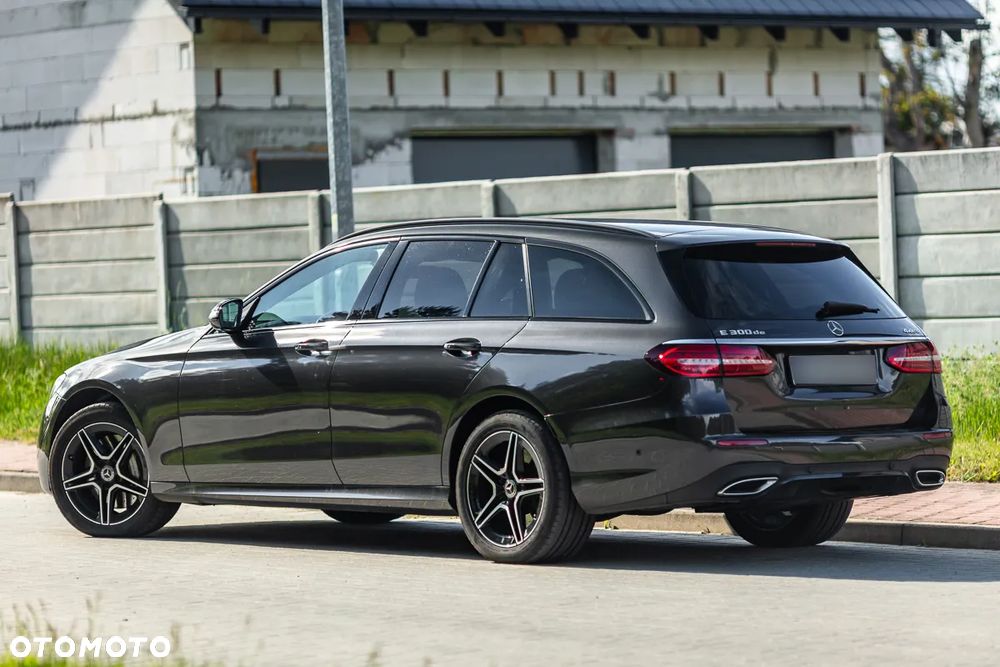 Mercedes-Benz Klasa E 300de 4Matic 9G-TRONIC - 17