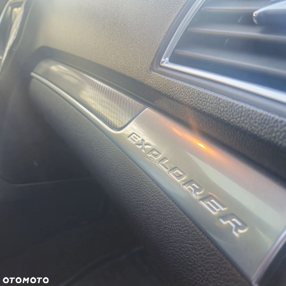 Ford Explorer - 16